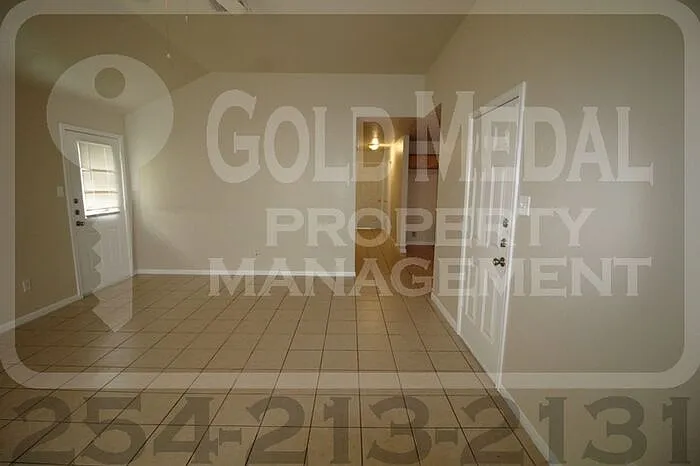 3 bed, 2.0 bath, 1152 sqft, $975 — Photo 3