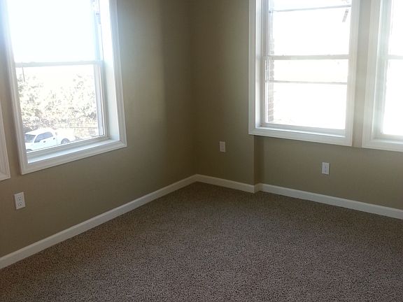 4th image of 30 E Linwood Blvd APT 302