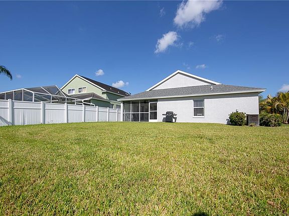 3rd image of 4006 Duck Creek Way