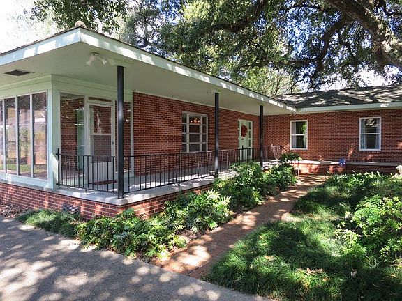 2nd image of 1009 Ditch Ave