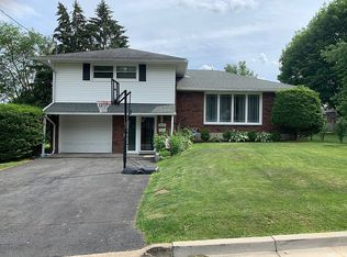 3212 Robins St, Endwell, NY 13760