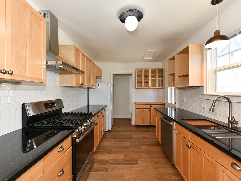 601 Seymour St #601 — Photo 14