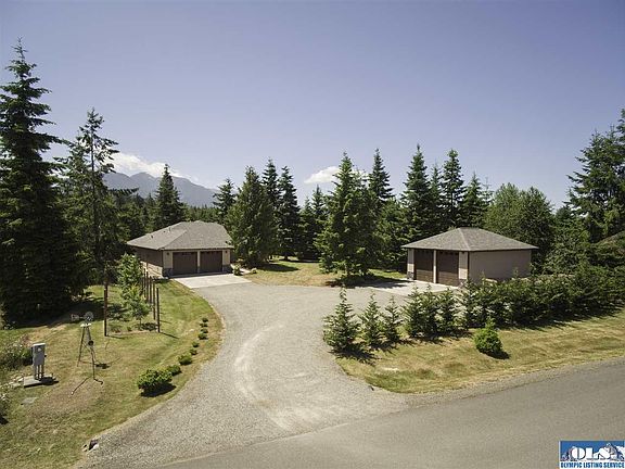 3rd image of 300 Headwaters Ln