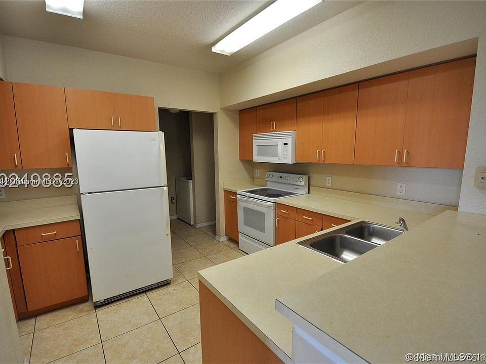 1st image of 1606 Belmont Ln #1606