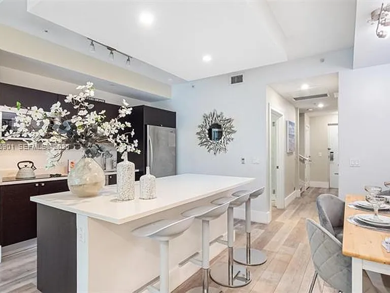5300 NW 87th Ave #Townhouse 612 — Photo 8