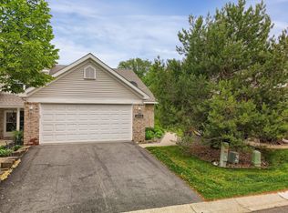 2452 Autumn Ridge Ct, Chanhassen, MN 55317