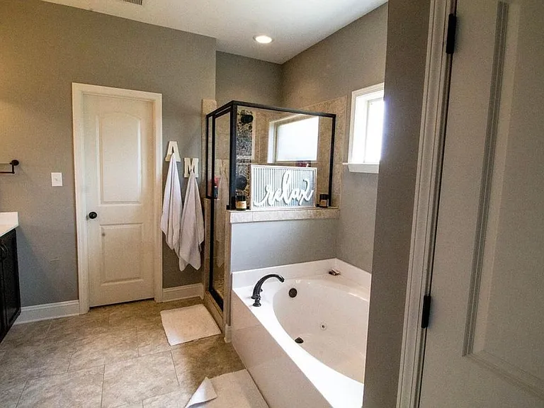 3384 Scott Rd — Photo 10