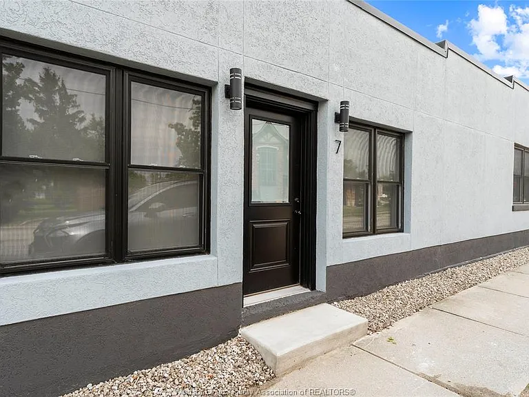 127 Talbot St N #7 — Photo 1