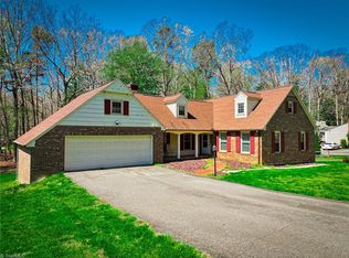 214 Ridgewood Dr, Mount Airy, NC 27030