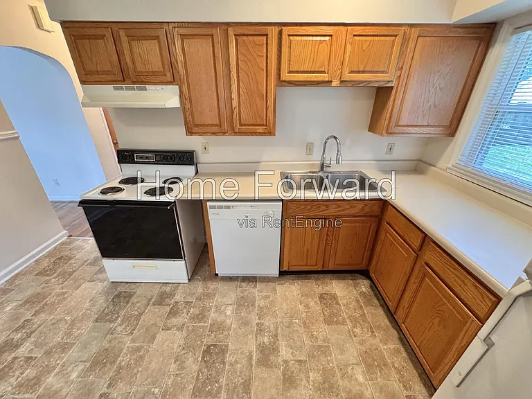 510 Hill N Dale Rd — Photo 6