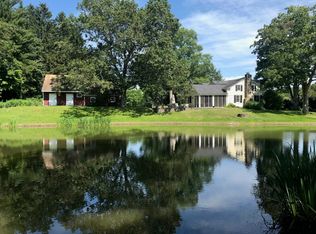 71 Ruskey Ln, Hyde Park, NY 12538