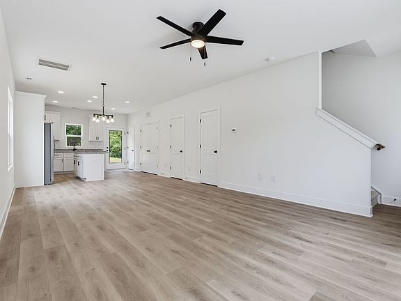 3rd image of 104 Maple Ave NW #B