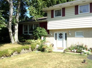 W6410 Kasten Rd, Lake Mills, WI 53551