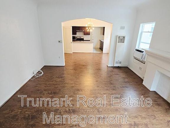 5th image of 4315 Avocado St #4