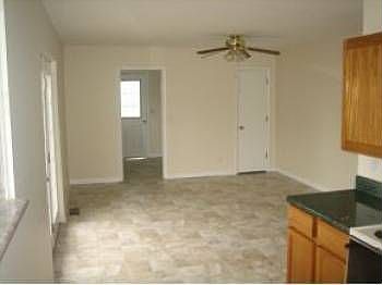 3rd image of 203 Circleview Dr