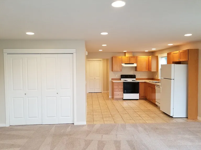 1813 S Bush Pl #F — Photo 5
