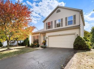 63 Lantern Chase Dr, Delaware, OH 43015