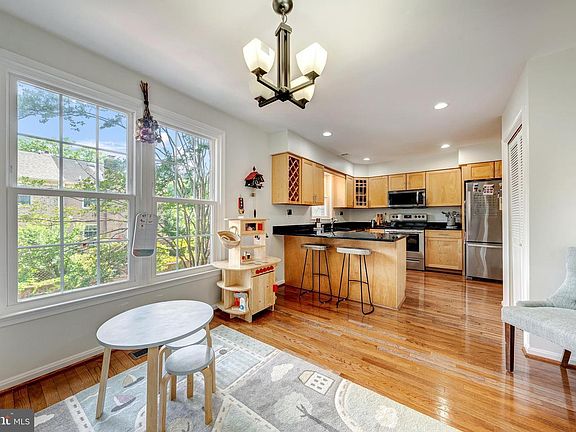 3rd image of 9312 Silver Mill Pl