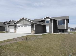 206 Tiger St, Harrisburg, SD 57032