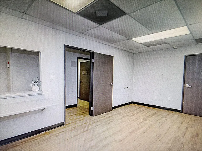 3373 E Highway 6 — Photo 10