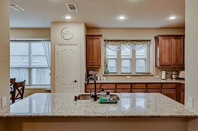 1st image of 3120 Pampa