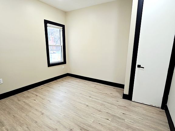 2nd image of 948 W Side Ave #1B