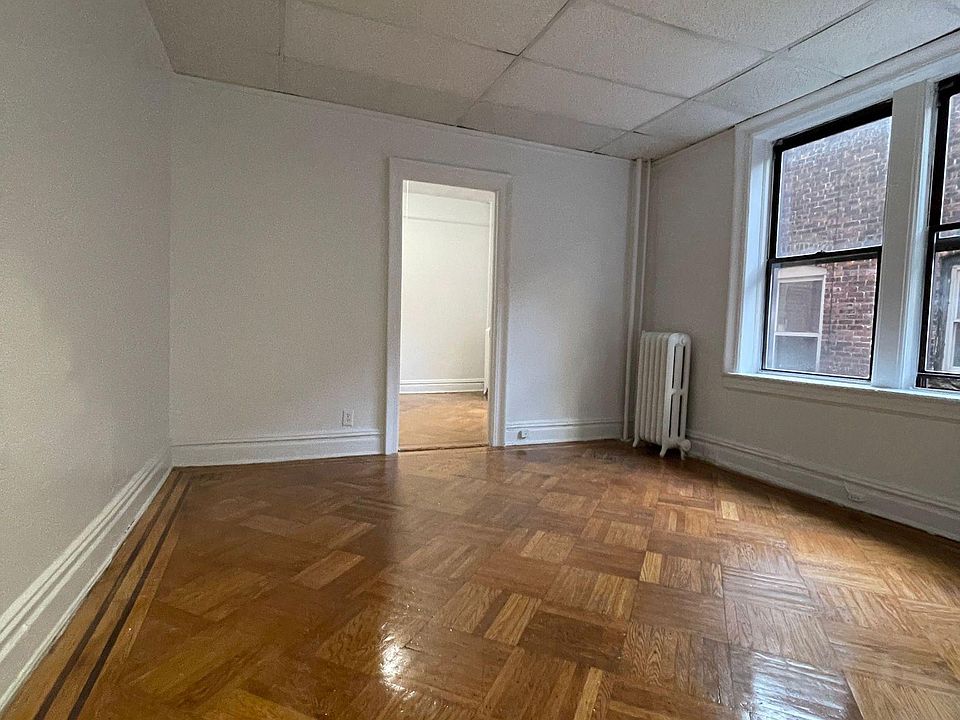 2nd image of 101 Clifton Pl APT 22