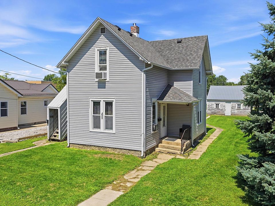 1st image of 320 W 15th St