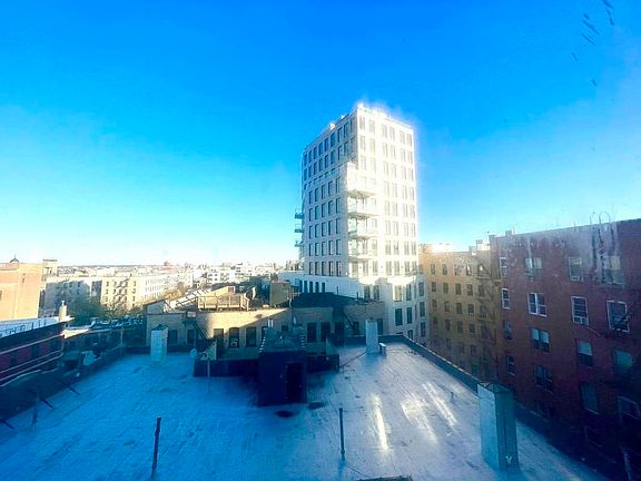 3rd image of 159 Eastern Pkwy APT 6K