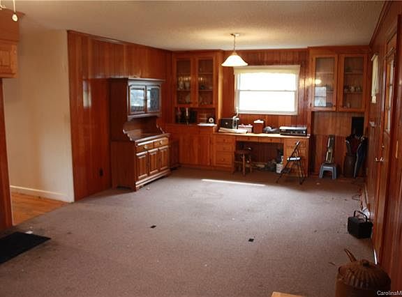 5th image of 527 Virginia Ave