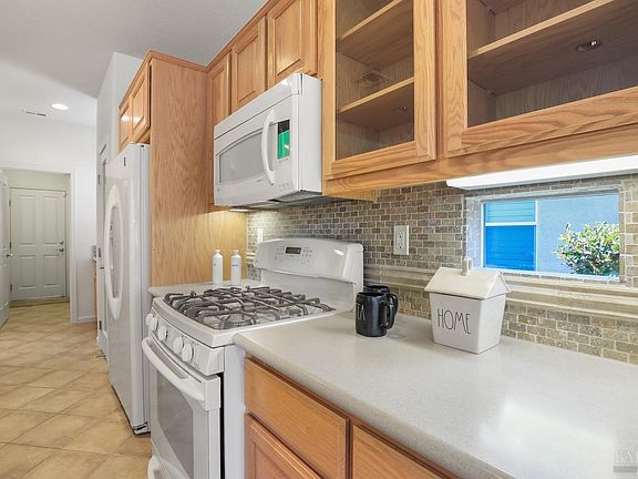 3rd image of 500 Marianna Place