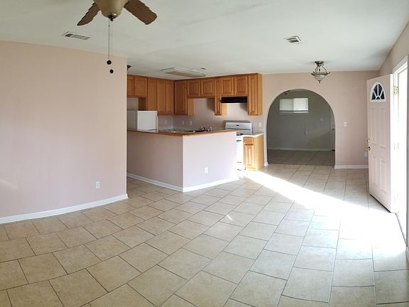 2nd image of 4928 Sandalwood St