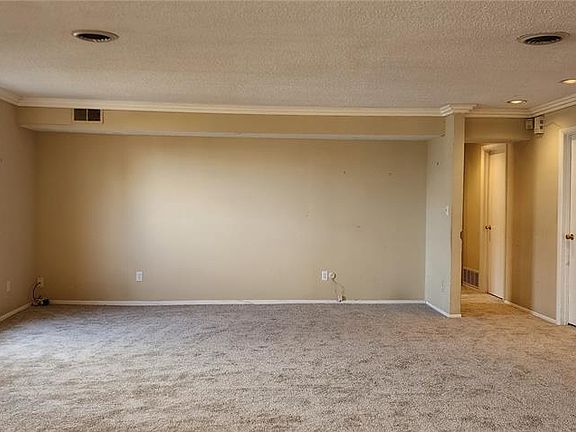 5th image of 10367 Oxford Hill Dr APT 26