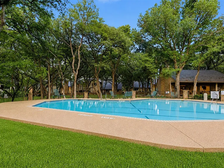 8300 Summer Place Dr — Photo 20