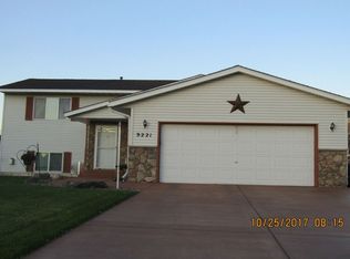 9221 Pelican Ln, Monticello, MN 55362