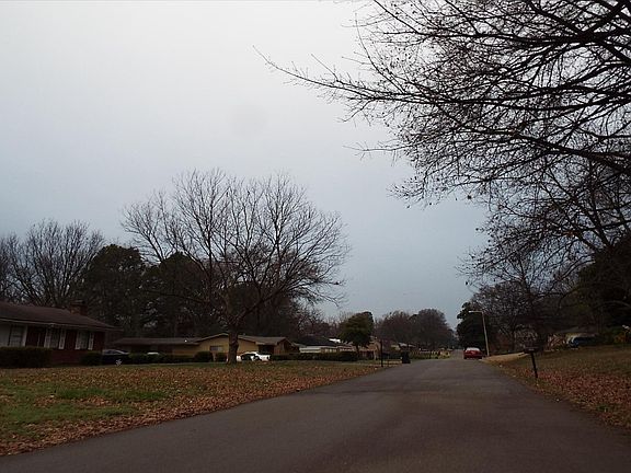 4th image of 1654 Janis Dr