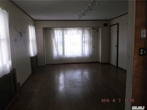 5th image of 798 Park Ln S