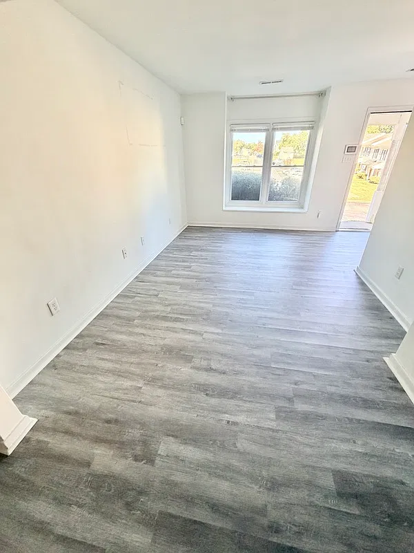 2 bed, 1.5 bath, 1000 sqft, $1,595 — Photo 3