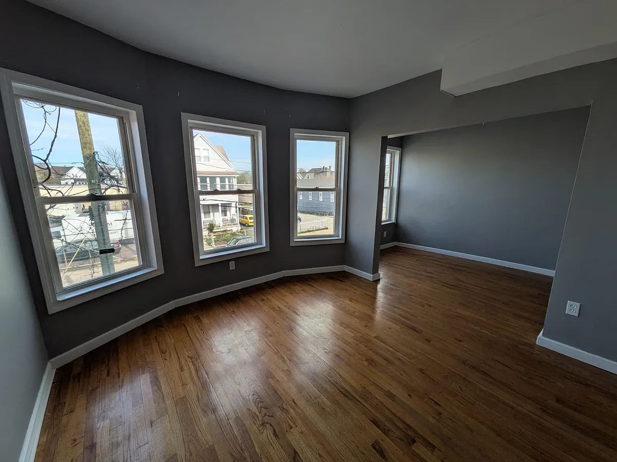Building Photo - 165 Lee Ave #2L