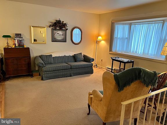 3rd image of 132 Watercress Ln