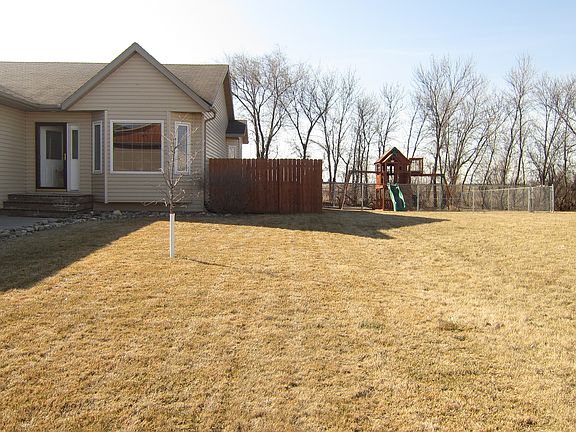 3rd image of 435 19th Ave W