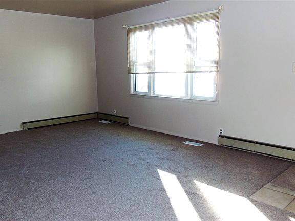 3rd image of 2304 N Carriage Ln