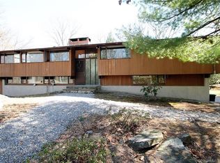 25 Rocky Ridge Rd, Easton, CT 06612