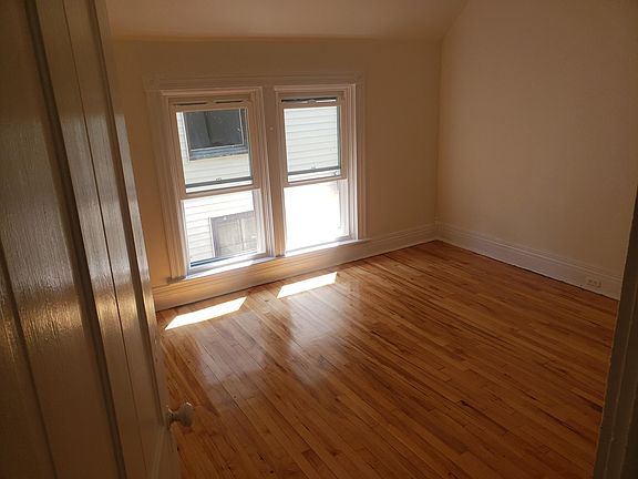 2nd image of 312 Johnston St