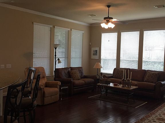 Lots of windows in LR.