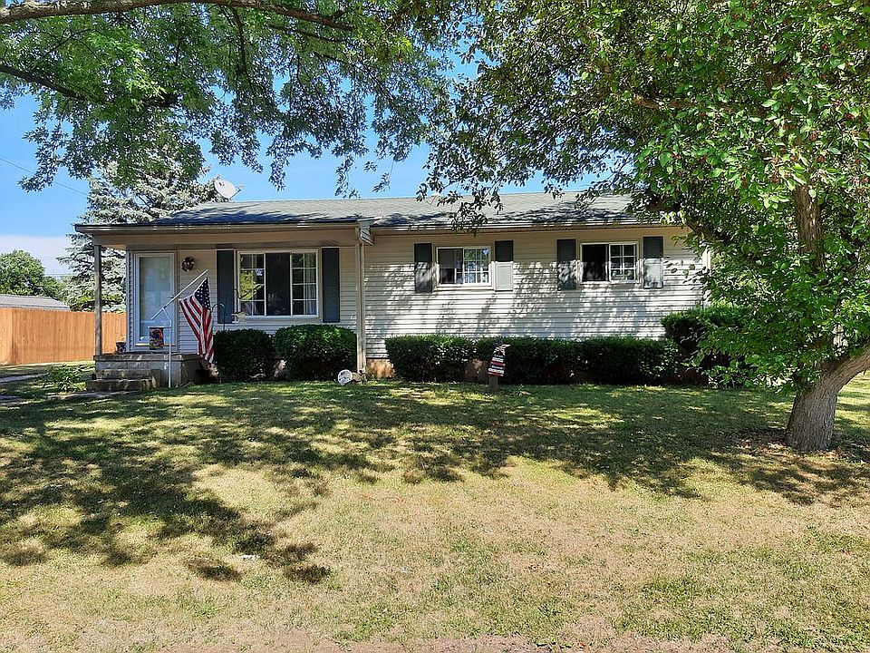 1st image of 1880 Circle Dr