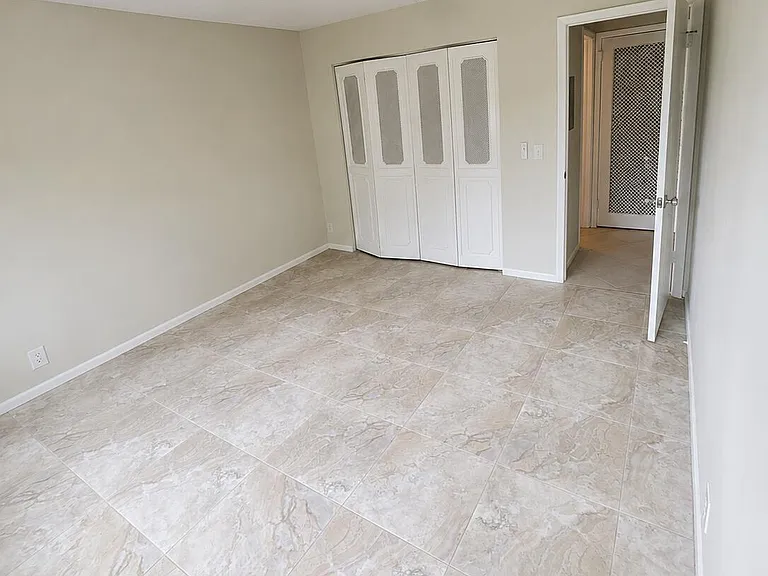 421 S Lakeside Dr #7 — Photo 8