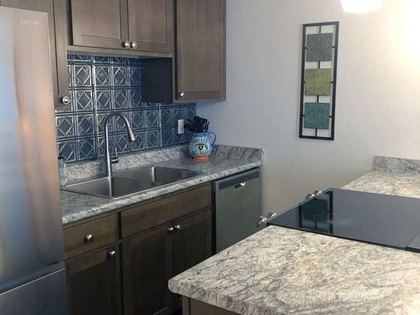 300 W 32nd St APT 102