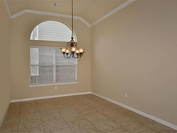5th image of 31 E Montfair Blvd