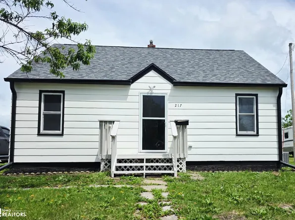 217 N Kossuth St, Osceola, IA 50213